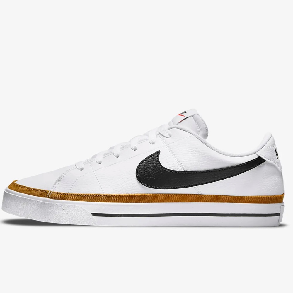 Women’s/Men’s Nike Court Legacy - Sz 8.5